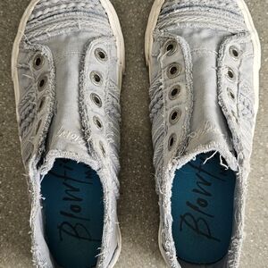 Blowfish Light Gray Frayed Slip-On Sneakers with Teal Insoles